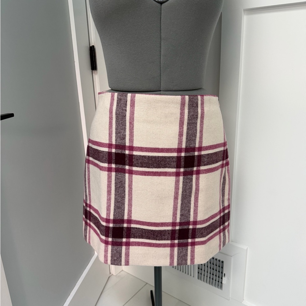 NWT Ann Taylor Plaid Mini Skirt in Cream and Burgundy 10